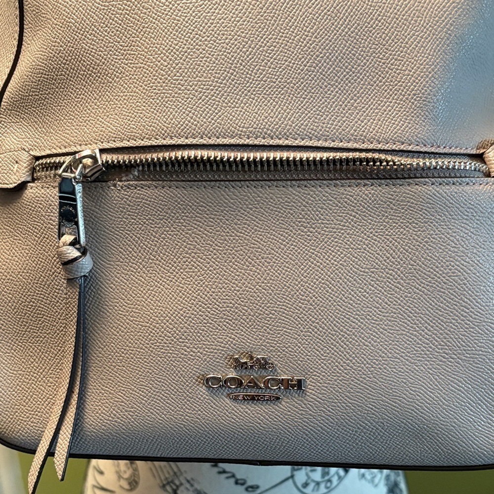 💐Coach Jordyn Backpack In Chalk With Gold Hardware💐 - Picture 8 of 15